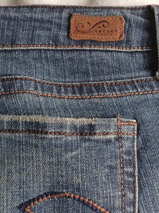 Women’s Flared Jeans in Faded Dark Blue - Picture 6 of 8